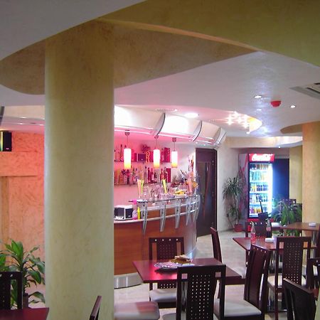 Fresh Family Hotel Равда Экстерьер фото
