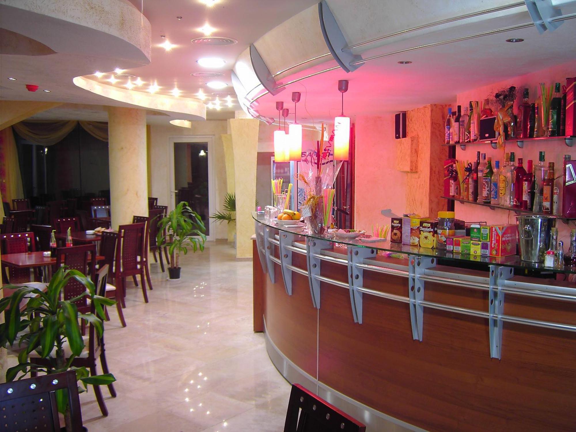 Fresh Family Hotel Равда Экстерьер фото