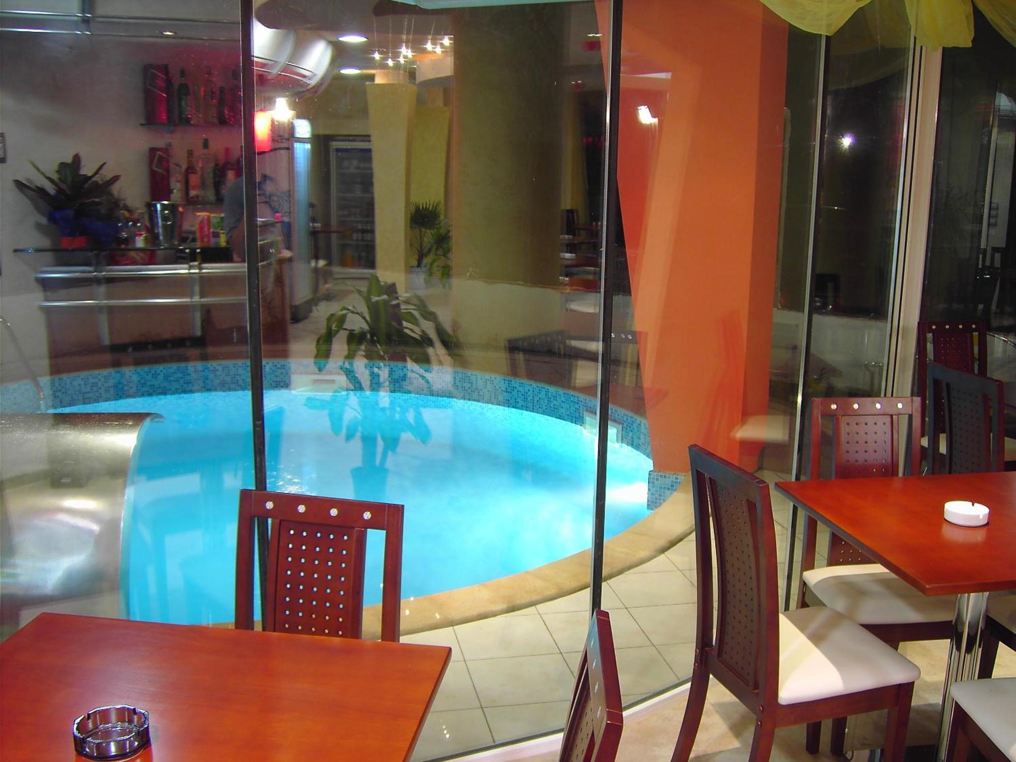 Fresh Family Hotel Равда Экстерьер фото