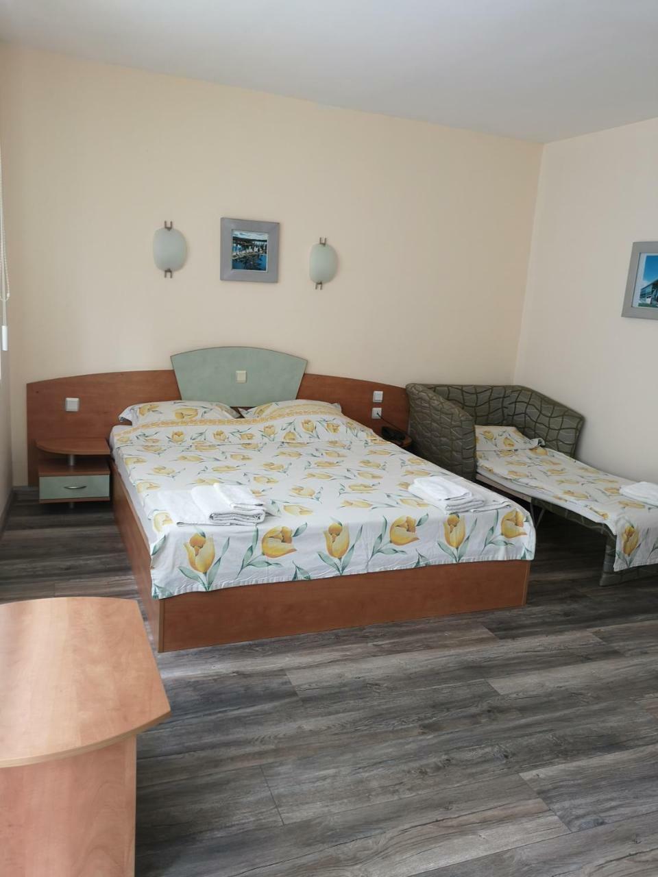 Fresh Family Hotel Равда Экстерьер фото