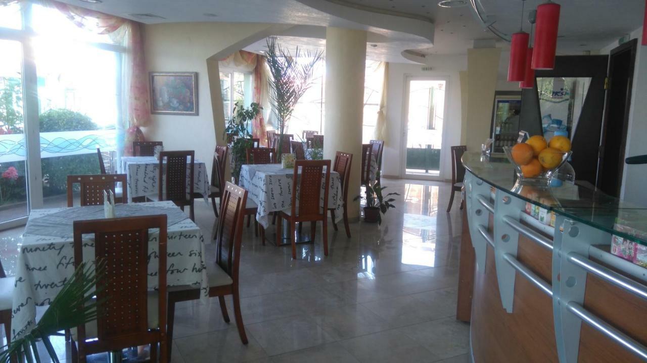 Fresh Family Hotel Равда Экстерьер фото